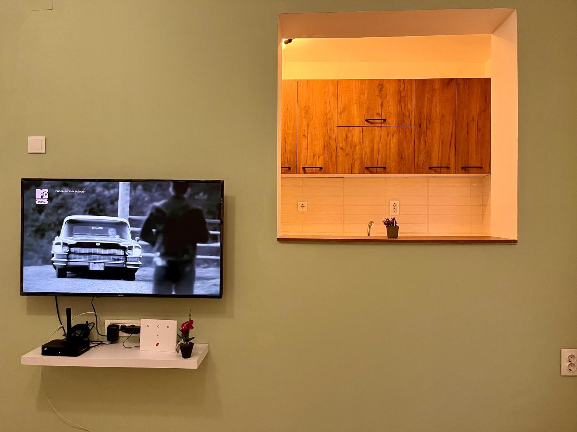 Roosevelt Apartment